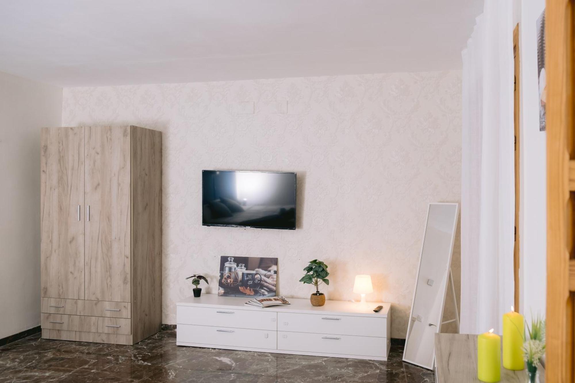 Отель Piso Compartido Delyrent, Reja Хаэн Экстерьер фото